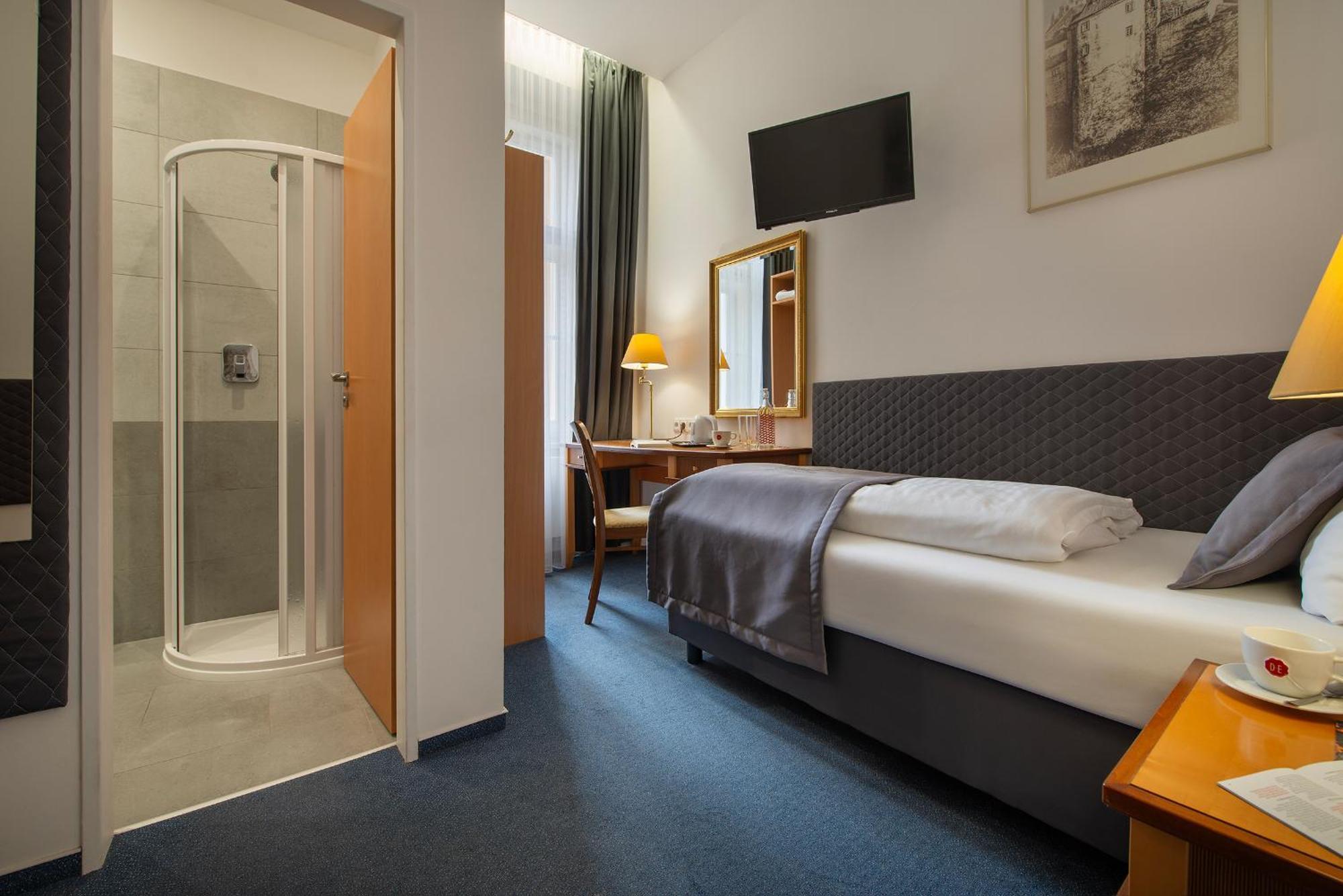 Prague Season Three Stars Hotel Exterior photo